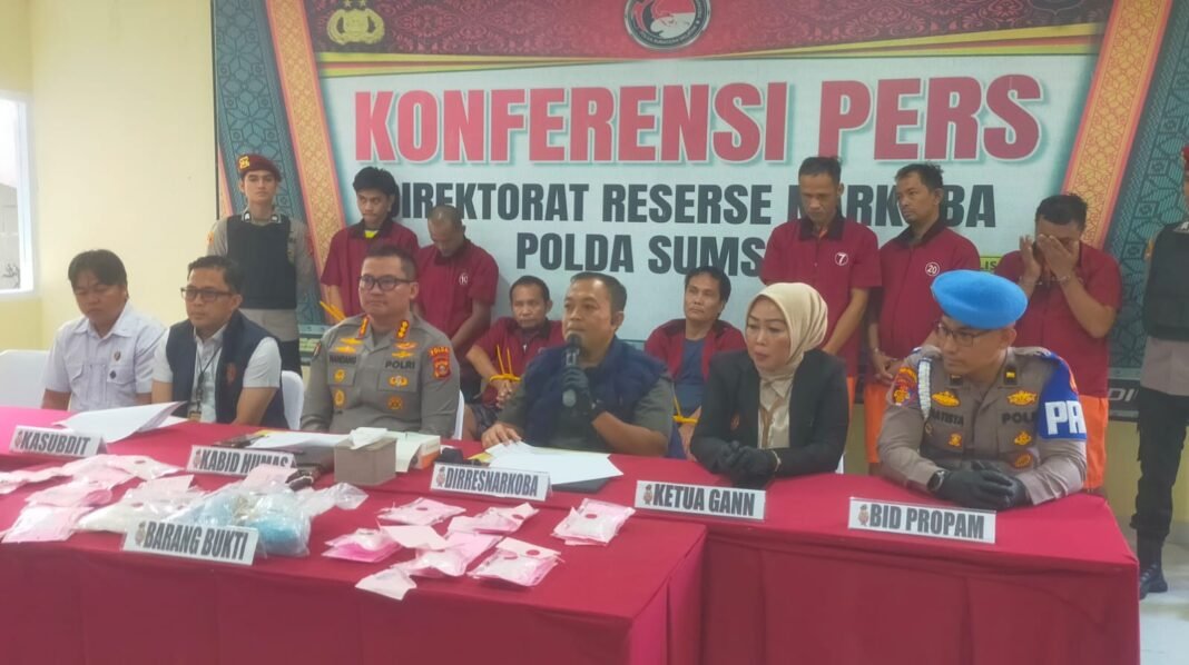 3 dari 7 Tersangka Pengedar Sabu Dilumpuhkan Dengan Timah Panas Oleh Ditresnarkoba Polda Sumsel 3 dari 7 Tersangka Pengedar Sabu Dilumpuhkan Dengan Timah Panas Oleh Ditresnarkoba Polda Sumsel