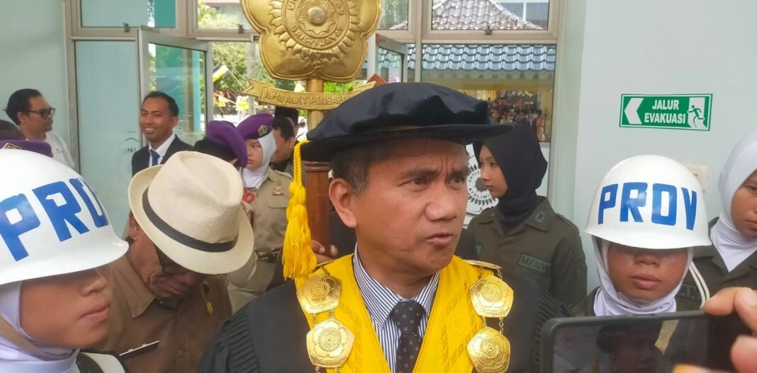 Diwisuda Unsri Ke-180, Diikuti 899 Alumni Dikukuhkan, Salah Satunya Sekda Provinsi Sumsel Diwisuda Unsri Ke-180, Diikuti 899 Alumni Dikukuhkan, Salah Satunya Sekda Provinsi Sumsel