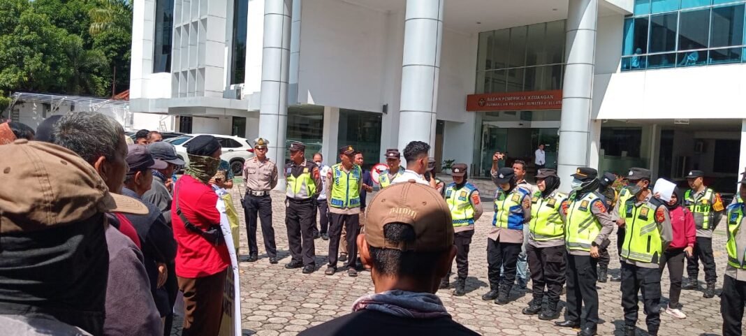 BPI KPNPA RI DPW Sumsel Geruduk BPK RI Perwakilan Sumsel Terkait BPK RI Perwakilan Sumsel Diduga Tidak Propesional Pihak Ketiga Dirugikan BPI KPNPA RI DPW Sumsel Geruduk BPK RI Perwakilan Sumsel Terkait BPK RI Perwakilan Sumsel Diduga Tidak Propesional Pihak Ketiga Dirugikan