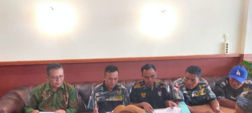 Bangunan Rangka Baja di Area Sei Bayas Milik Afat Telah Memenuhi Syarat Dan Prosedur, Ungkap Tim LBPH DPW PEKAT-IB Sumsel Bangunan Rangka Baja di Area Sei Bayas Milik Afat Telah Memenuhi Syarat Dan Prosedur, Ungkap Tim LBPH DPW PEKAT-IB Sumsel