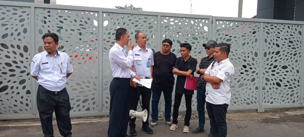 Diduga Tak Taat Aturan, Aliansi Pemuda Peduli Pali (AP3) Desak Gubernur Sumsel Cabut Izin PT. EPI dan PT. GIE Diduga Tak Taat Aturan, Aliansi Pemuda Peduli Pali (AP3) Desak Gubernur Sumsel Cabut Izin PT. EPI dan PT. GIE