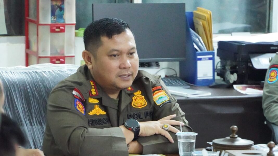 Kasat Pol PP Palembang: Patut Dipertanyakan Siapa yang Pasang, Bantah Tempel Izin di DA Club 41 Kasat Pol PP Palembang: Patut Dipertanyakan Siapa yang Pasang, Bantah Tempel Izin di DA Club 41