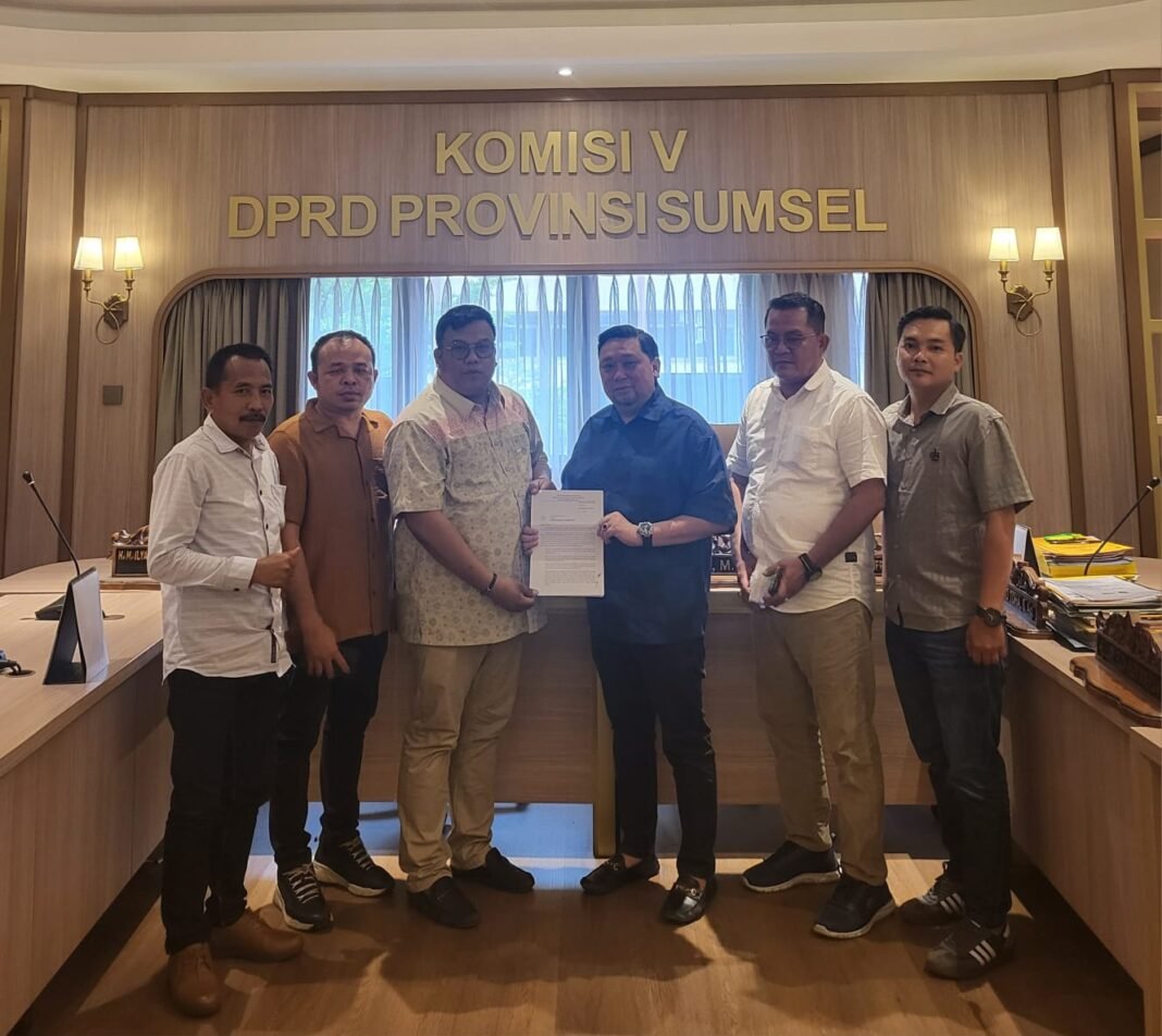 Aka Cholik Darlin: Kami Tak Menentang, Tapi Lindungi Nasib Buruh Aka Cholik Darlin: Kami Tak Menentang, Tapi Lindungi Nasib Buruh