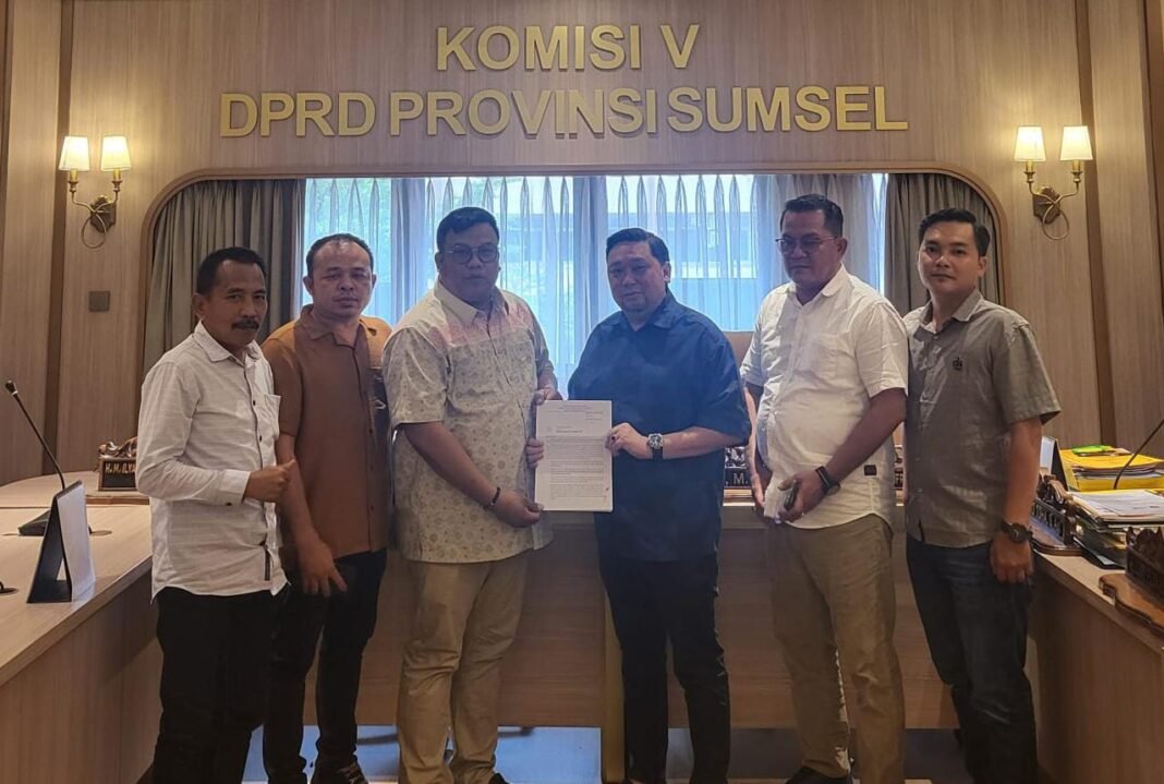 Kebijakan Larangan Batubara Sumsel Picu Keresahan Buruh Kebijakan Larangan Batubara Sumsel Picu Keresahan Buruh