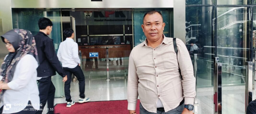 Mako Laporkan Dinas PUPR Kabupaten Muara Enim Ke KPK RI Terkait Dugaan KKN Pekerjaan Proyek Pembangunan di Kabupaten Muara Enim Mako Laporkan Dinas PUPR Kabupaten Muara Enim Ke KPK RI Terkait Dugaan KKN Pekerjaan Proyek Pembangunan di Kabupaten Muara Enim