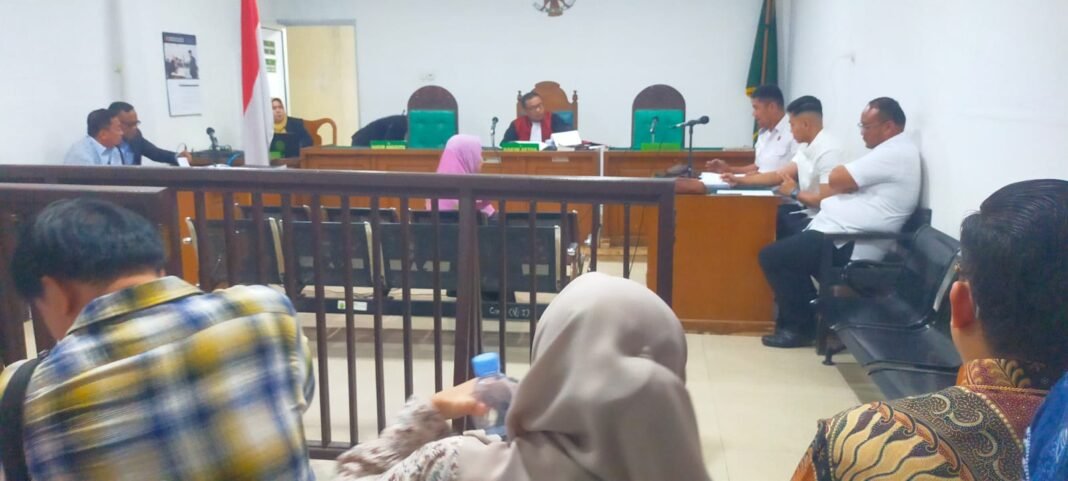 Saksi Ahli Dalam Sidang Prapid Kelima, Menegaskan Penangkapan Dan Penetapan Tersangka Terhadap Khairul Anwar Cacat Formil Saksi Ahli Dalam Sidang Prapid Kelima, Menegaskan Penangkapan Dan Penetapan Tersangka Terhadap Khairul Anwar Cacat Formil