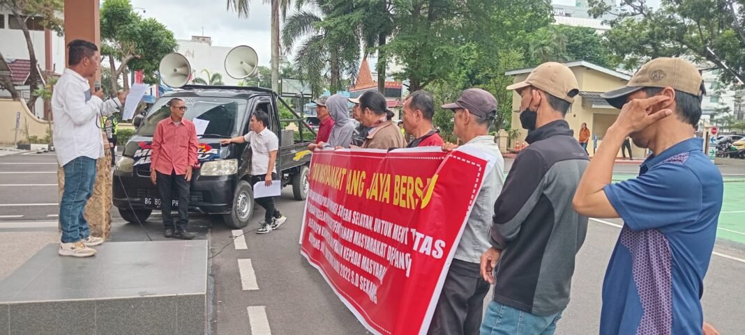 Forum Masyarakat Upang Djaya Bersatu Meminta Keadilan Kepada ATR/BPN Provinsi Sumsel Kenapa Sampai Saat Ini 90 Sertifikat Warga Tak Kunjung Diberikan, Ada Apa ??? Forum Masyarakat Upang Djaya Bersatu Meminta Keadilan Kepada ATR/BPN Provinsi Sumsel Kenapa Sampai Saat Ini 90 Sertifikat Warga Tak Kunjung Diberikan, Ada Apa ???