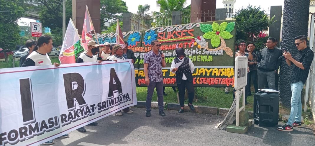 Usut Tuntas Dugaan KKN di Balai Pelestarian Kebudayaan Wilayah VI Sumsel Terkait Realisasi Pengelolaan Anggaran Dana APBN Tahun 2024 dan 2025, SIRA Sambangi Kejati Sumsel Usut Tuntas Dugaan KKN di Balai Pelestarian Kebudayaan Wilayah VI Sumsel Terkait Realisasi Pengelolaan Anggaran Dana APBN Tahun 2024 dan 2025, SIRA Sambangi Kejati Sumsel