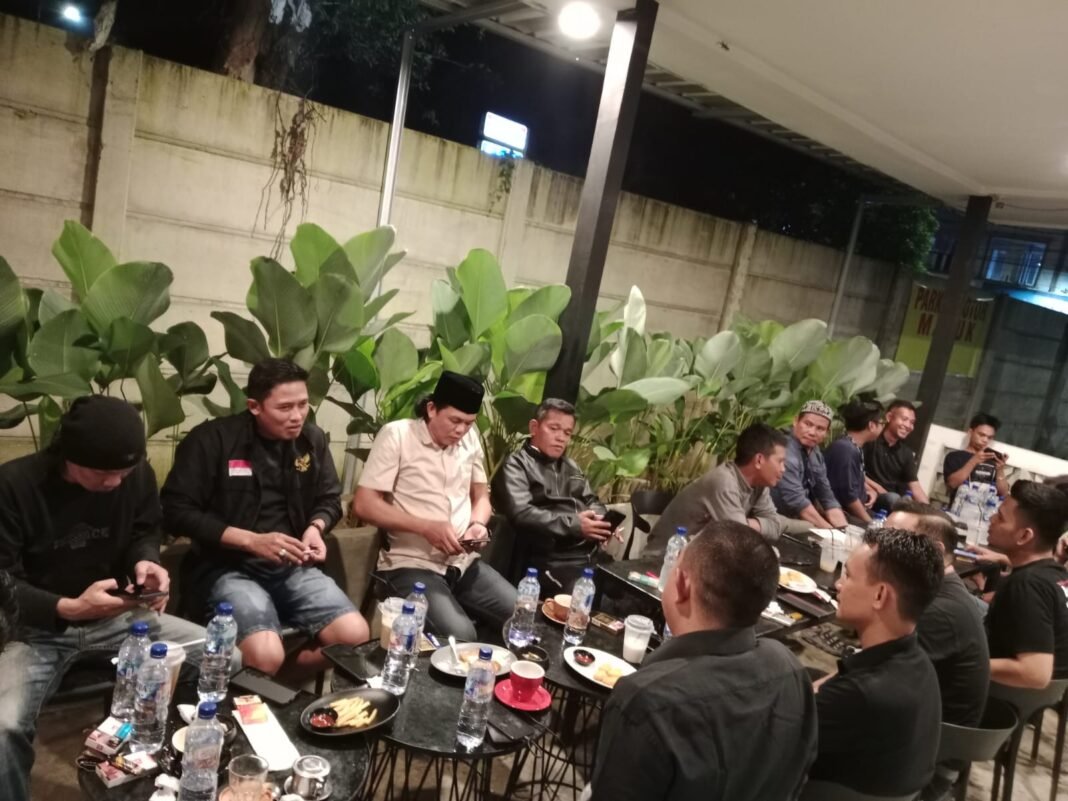 Tingkatkan Sinergitas Polri ke Ormas dan LSM dengan Silaturahmi Bersama Tingkatkan Sinergitas Polri ke Ormas dan LSM dengan Silaturahmi Bersama
