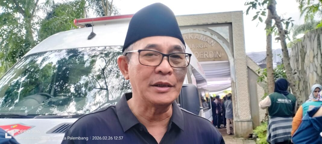 Heri Amalindo Kenang Sosok Kepemimpinan Alex Noerdin di Pemakaman TPU Kebun Bunga Heri Amalindo Kenang Sosok Kepemimpinan Alex Noerdin di Pemakaman TPU Kebun Bunga