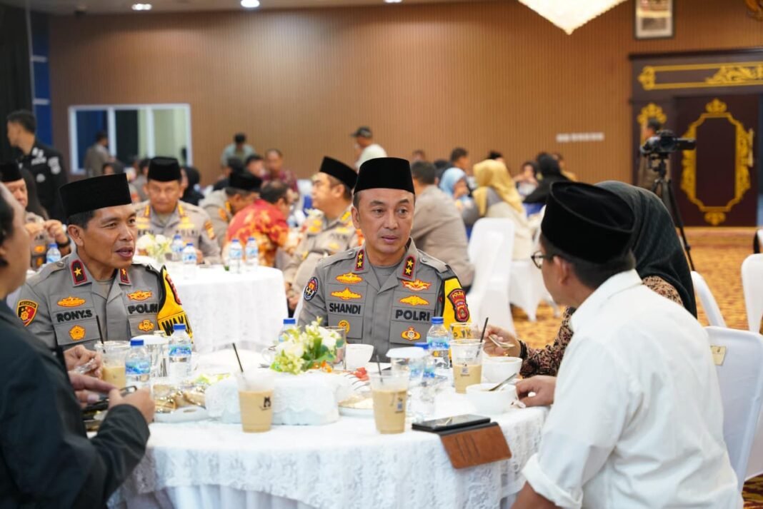 Buka Puasa Bersama Media, Kapolda Sumsel Tegaskan Kemitraan Strategis dan Transparansi Buka Puasa Bersama Media, Kapolda Sumsel Tegaskan Kemitraan Strategis dan Transparansi