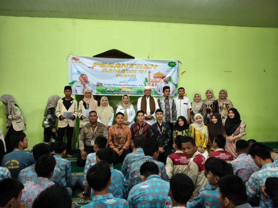 Kepala SMAN 19: Tiga Hari Pesantren Ramadan Jadi ‘Bintang’ Pembentuk Karakter Siswa Kepala SMAN 19: Tiga Hari Pesantren Ramadan Jadi ‘Bintang’ Pembentuk Karakter Siswa
