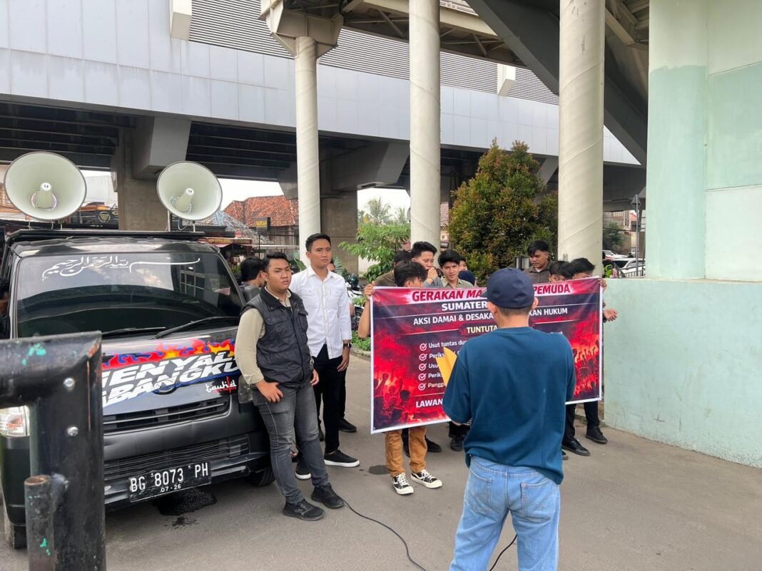 Aliansi Mahasiswa Pemuda Palembang Kembali Soroti Dugaan KKN dan Kejanggalan DED Proyek Benteng Kuto Besak dan Bundaran Air Mancur Aliansi Mahasiswa Pemuda Palembang Kembali Soroti Dugaan KKN dan Kejanggalan DED Proyek Benteng Kuto Besak dan Bundaran Air Mancur