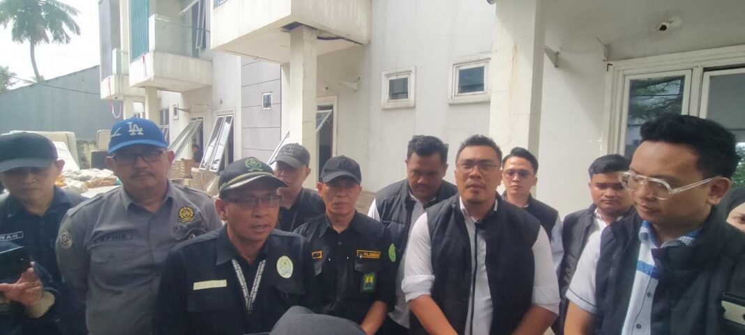 Usai eksekusi Pengosongan Obyek Lelang Oleh PN Palembang, Tim Kuasa Hukum Pemohon Dari Rumah Hukum Andre & Partners Ingatkan termohon Usai eksekusi Pengosongan Obyek Lelang Oleh PN Palembang, Tim Kuasa Hukum Pemohon Dari Rumah Hukum Andre & Partners Ingatkan termohon