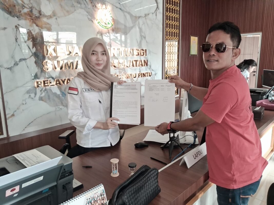 LSM PST Resmi Laporkan Kemenag Ogan Ilir ke Kejati Sumsel Dugaan Dana DIPA Rp57 Miliar LSM PST Resmi Laporkan Kemenag Ogan Ilir ke Kejati Sumsel Dugaan Dana DIPA Rp57 Miliar