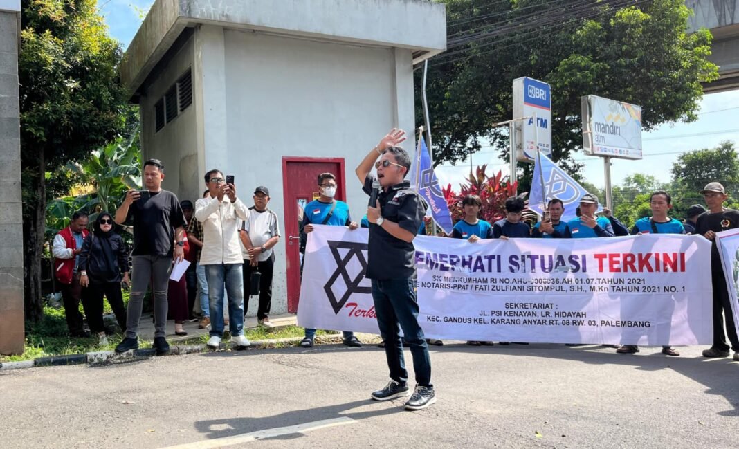 Kejati Sumsel Didesak Bertindak Cepat Skandal Dugaan Korupsi TPHP Sumsel: Eksploitasi Pegawai hingga Pungli Terstruktur Kejati Sumsel Didesak Bertindak Cepat Skandal Dugaan Korupsi TPHP Sumsel: Eksploitasi Pegawai hingga Pungli Terstruktur