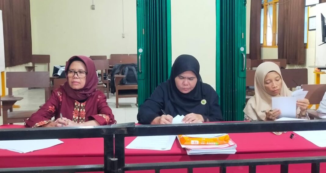 Fakultas Hukum Unitas Palembang Gelar UTS PLKH Dengan Praktik Peradilan Semu Perkara Pidana Fakultas Hukum Unitas Palembang Gelar UTS PLKH Dengan Praktik Peradilan Semu Perkara Pidana
