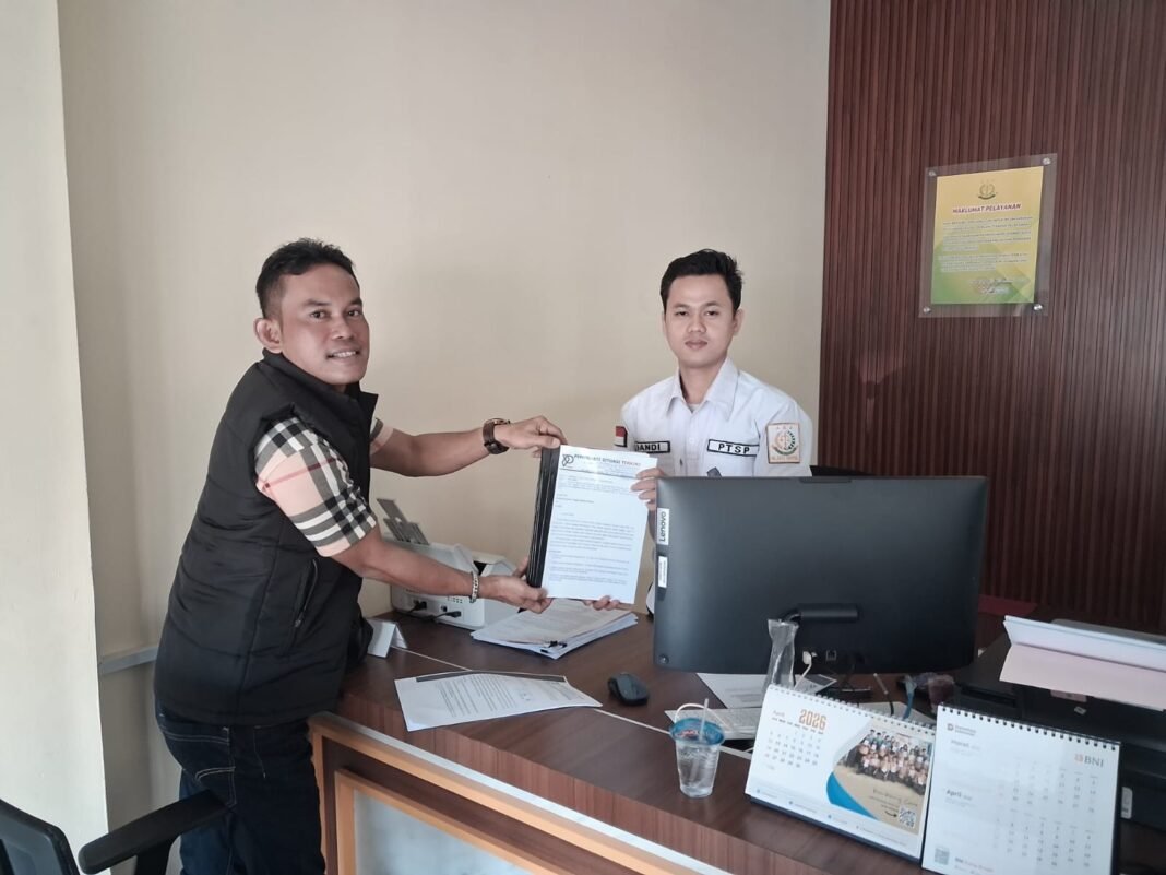 Dugaan KKN Dana APBN di Lingkungan Sekolah Madrasah Aliyah Negeri I Kota Palembang, Madrasah Aliyah Negeri I Ogan Ilir, Madrasah Aliyah Negeri I Muara Enim, Madrasah Aliyah Negeri 1 Banyuasin, dan Madrasah Aliyah Negeri 1 Kota Prabumulih di Laporkan PST ke Kejati Sumsel Dugaan KKN Dana APBN di Lingkungan Sekolah Madrasah Aliyah Negeri I Kota Palembang, Madrasah Aliyah Negeri I Ogan Ilir, Madrasah Aliyah Negeri I Muara Enim, Madrasah Aliyah Negeri 1 Banyuasin, dan Madrasah Aliyah Negeri 1 Kota Prabumulih di Laporkan PST ke Kejati Sumsel