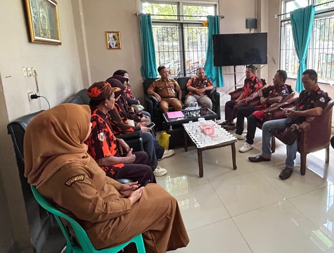 Pimpinan Ranting Pemuda Pancasila Kelurahan Sentosa Palembang Silaturahmi ke Lurah Sentosa Palembang Pimpinan Ranting Pemuda Pancasila Kelurahan Sentosa Palembang Silaturahmi ke Lurah Sentosa Palembang