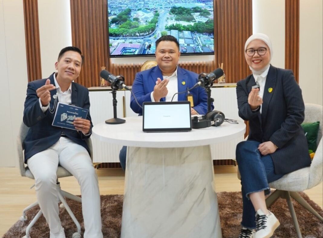 Selfie Dewiyanti Resmikan TRING! Creative Space Pegadaian Kanwil III Palembang Selfie Dewiyanti Resmikan TRING! Creative Space Pegadaian Kanwil III Palembang