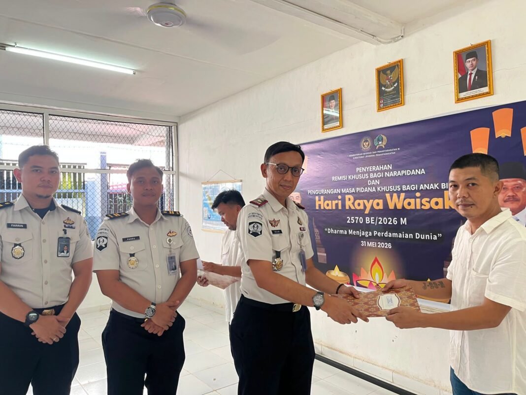 Rutan Kelas I Palembang Serahkan Remisi Khusus Waisak 2026, Wujud Pemenuhan Hak dan Apresiasi bagi Warga Binaan Rutan Kelas I Palembang Serahkan Remisi Khusus Waisak 2026, Wujud Pemenuhan Hak dan Apresiasi bagi Warga Binaan