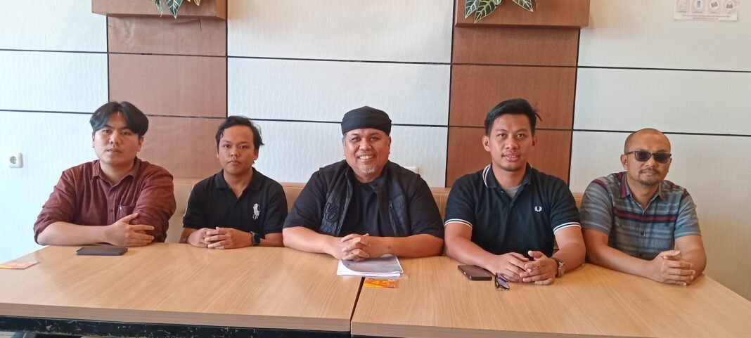 Kuasa Hukum: Siap Tempuh Jalur Hukum, Terkait Dapur Umum YGMS Betung Diserang Hoaks, Kuasa Hukum: Siap Tempuh Jalur Hukum, Ini Klarifikasinya !!! Kuasa Hukum: Siap Tempuh Jalur Hukum, Terkait Dapur Umum YGMS Betung Diserang Hoaks, Kuasa Hukum: Siap Tempuh Jalur Hukum, Ini Klarifikasinya !!!