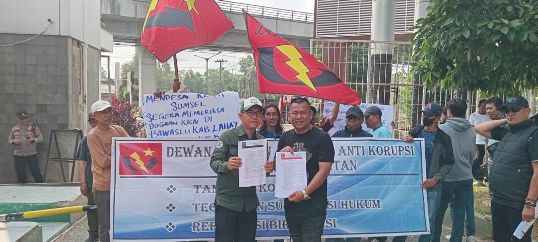 JAKOR Sambangi Kejati Sumsel Terkait Dugaan Pencemaran Lingkungan dari Penambangan Batu Bara di Wilayah Sri Gunung Sungai Lilin Muba di Lakukan Oleh PT Tigadaya Minergy JAKOR Sambangi Kejati Sumsel Terkait Dugaan Pencemaran Lingkungan dari Penambangan Batu Bara di Wilayah Sri Gunung Sungai Lilin Muba di Lakukan Oleh PT Tigadaya Minergy