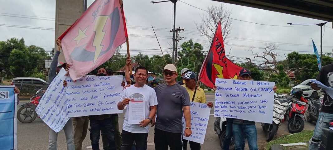 Dugaan KKN di Dinas PUPR Kab. OKI, Dinas Lingkungan Hidup Kab. Lahat dan Dinas PUPR Kab. Pali, JAKOR Sumsel Gelar Aksi di Kejati Sumsel Minta Usut Tuntas Dugaan KKN di Dinas PUPR Kab. OKI, Dinas Lingkungan Hidup Kab. Lahat dan Dinas PUPR Kab. Pali, JAKOR Sumsel Gelar Aksi di Kejati Sumsel Minta Usut Tuntas