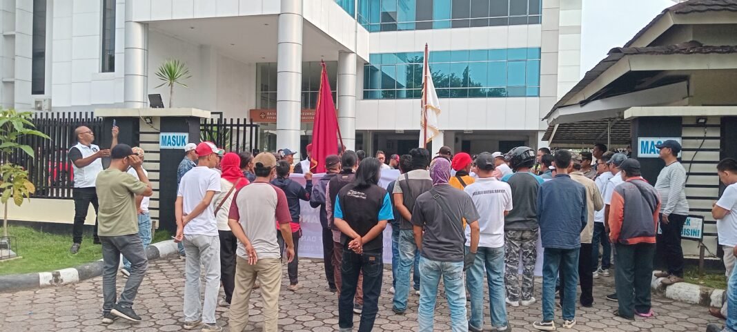 BPI KPNPA RI, Laskar Gibran Sumsel dan HAMASS Desak BPK RI Pusat Lakukan Audit ulUlang Secara Independent Terhadap Temuan BPK RI Perwakilan Sumsel BPI KPNPA RI, Laskar Gibran Sumsel dan HAMASS Desak BPK RI Pusat Lakukan Audit ulUlang Secara Independent Terhadap Temuan BPK RI Perwakilan Sumsel