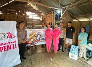 Perkuat Kepedulian Sosial, Jajaran Polda Sumsel Salurkan Bantuan Sembako dan Kebutuhan Dasar di Babat Supat