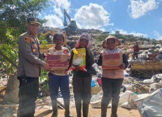 Perkuat Kepedulian Sosial, Polda Sumsel Melalui Polsek Sukarami Salurkan Bantuan bagi Masyarakat Rentan