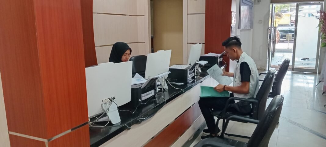 Diduga Gunakan Ekskavator, Lahan Milik Lansia di Ogan Ilir Diserobot, “HS” Cs Dilaporkan ke Polda Sumsel Diduga Gunakan Ekskavator, Lahan Milik Lansia di Ogan Ilir Diserobot, “HS” Cs Dilaporkan ke Polda Sumsel
