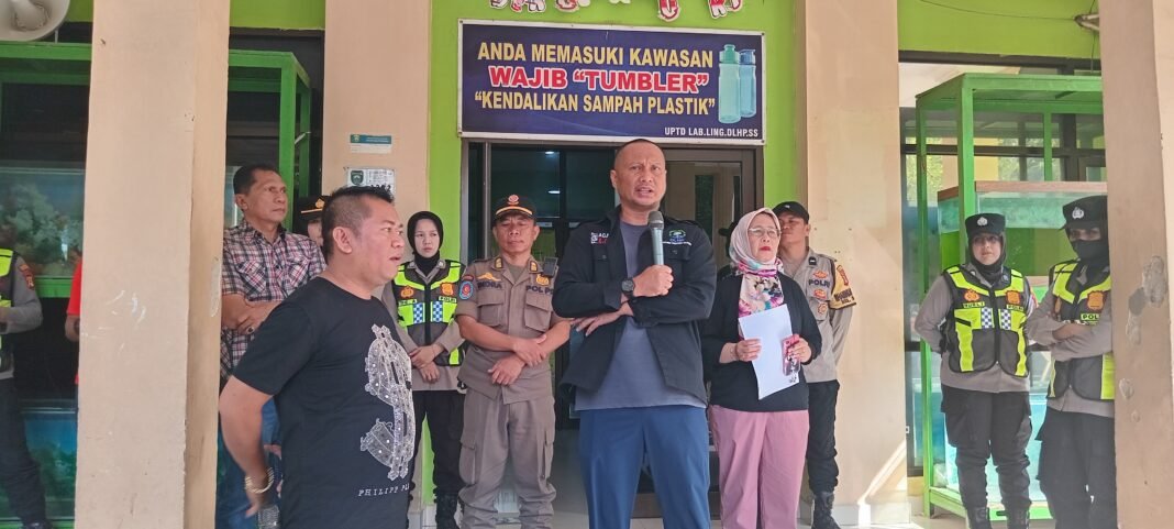 JAKOR Sumsel Gelar Aksi di DLHP, Desak Penegakan Hukum terhadap Dugaan Pelanggaran Lingkungan Perusahaan Sawit JAKOR Sumsel Gelar Aksi di DLHP, Desak Penegakan Hukum terhadap Dugaan Pelanggaran Lingkungan Perusahaan Sawit