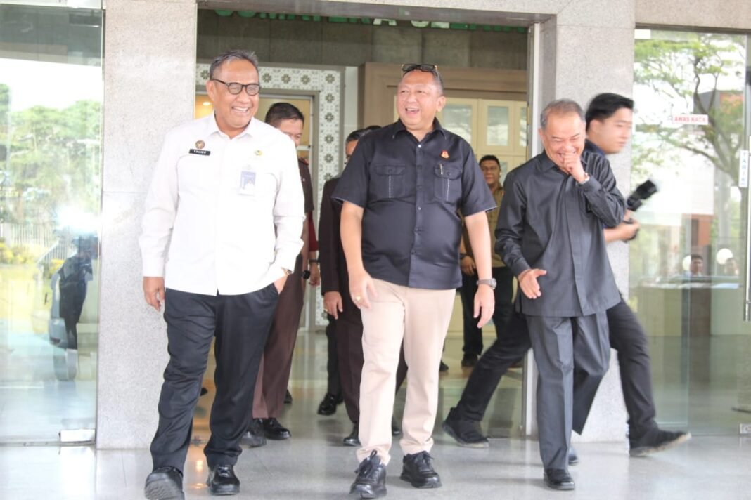Karutan Kelas I Palembang Dampingi Kakanwil Ditjenpas Sumsel Bahas PKS Persidangan Elektronik Bersama Ketua Pengadilan Tinggi Palembang dan Kajati Sumsel Karutan Kelas I Palembang Dampingi Kakanwil Ditjenpas Sumsel Bahas PKS Persidangan Elektronik Bersama Ketua Pengadilan Tinggi Palembang dan Kajati Sumsel