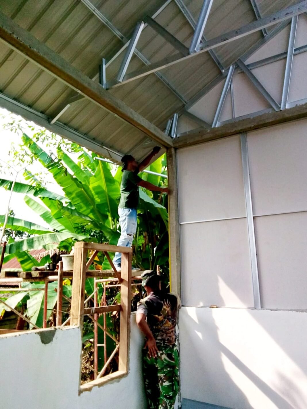 TMMD KE-129 KODIM 0418/PALEMBANG Memasuki Hari ke 13 Satgas TMMD ke-129 Kodim 0418/Palembang Lanjutkan Pembangunan Dapur Rumah Bapak Karnando TMMD KE-129 KODIM 0418/PALEMBANG Memasuki Hari ke 13 Satgas TMMD ke-129 Kodim 0418/Palembang Lanjutkan Pembangunan Dapur Rumah Bapak Karnando