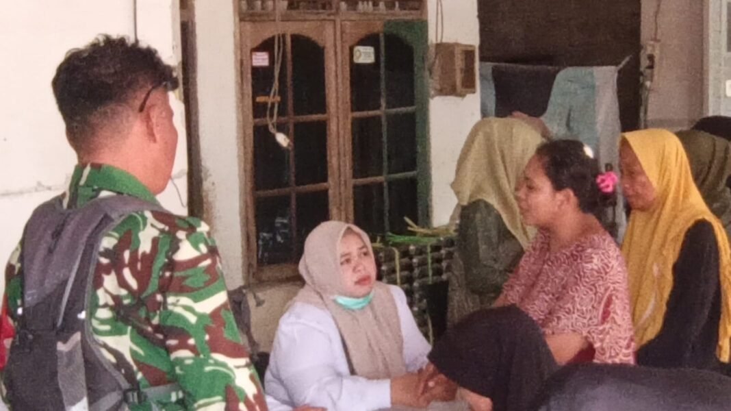 Hari Ke-14 TMMD Ke-129, Satgas Kodim 0418/Palembang Gelar Posyandu untuk Tingkatkan Kesehatan Ibu dan Anak Hari Ke-14 TMMD Ke-129, Satgas Kodim 0418/Palembang Gelar Posyandu untuk Tingkatkan Kesehatan Ibu dan Anak