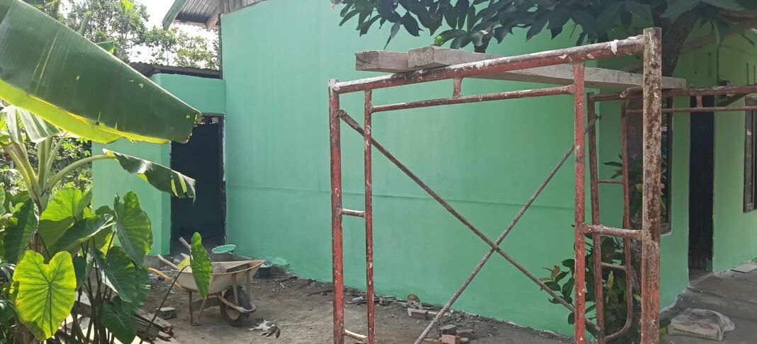 Satgas TMMD Ke-129 Kodim 0418/Palembang Optimalkan Hasil Pengerjaan, Finishing Pengecatan RTLH Ibu Suwarni Satgas TMMD Ke-129 Kodim 0418/Palembang Optimalkan Hasil Pengerjaan, Finishing Pengecatan RTLH Ibu Suwarni