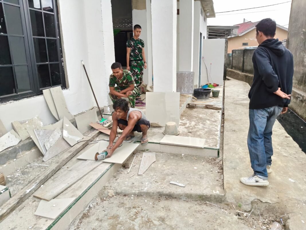 Hari Ke-15 TMMD Ke-129, Satgas Kodim 0418/Palembang Percepat Pembangunan Mushala Baitul Makmurin Hari Ke-15 TMMD Ke-129, Satgas Kodim 0418/Palembang Percepat Pembangunan Mushala Baitul Makmurin