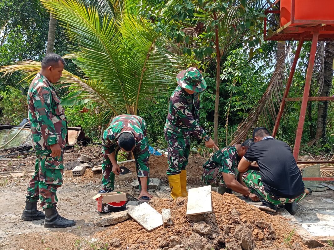 Wadan Satgas TMMD ke-129 Kodim 0418/Palembang Tinjau Pemasangan Dudukan Tandon Air Sumur Bor Mushola Hidayatullah Wadan Satgas TMMD ke-129 Kodim 0418/Palembang Tinjau Pemasangan Dudukan Tandon Air Sumur Bor Mushola Hidayatullah