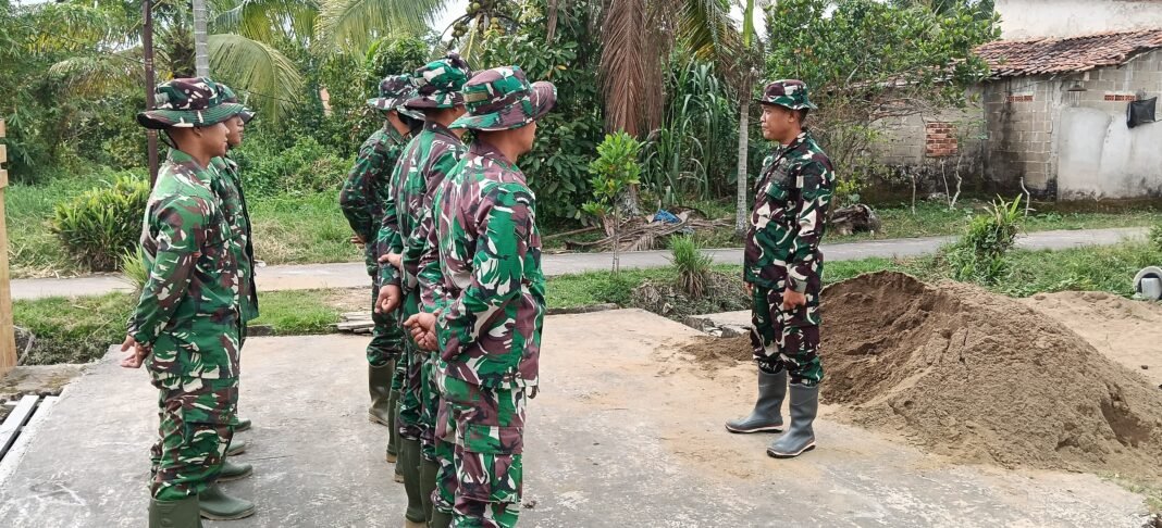 MEMASUKI HARI KE-17, SATGAS TMMD KE-129 KODIM 0418/PALEMBANG RAPIKAN PEMBANGUNAN POS KAMLING MEMASUKI HARI KE-17, SATGAS TMMD KE-129 KODIM 0418/PALEMBANG RAPIKAN PEMBANGUNAN POS KAMLING