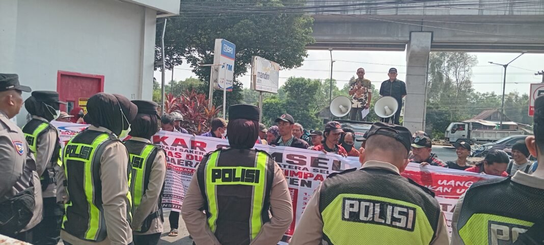 Uang APBD Adalah Uang Rakyat, LASKAR Desak Kejati Periksa Dugaan Penyimpangan Rp30,38 Miliar APBD Banyuasin Uang APBD Adalah Uang Rakyat, LASKAR Desak Kejati Periksa Dugaan Penyimpangan Rp30,38 Miliar APBD Banyuasin