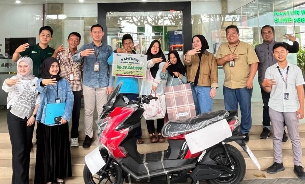 Pegadaian Beri Bantuan Pendidikan dan Modal Usaha bagi Keluarga Korban Kebakaran Pegadaian Beri Bantuan Pendidikan dan Modal Usaha bagi Keluarga Korban Kebakaran
