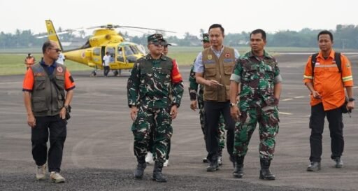 Patroli Udara Karhutla, Danrem 044/Gapo Pastikan Kondisi Wilayah Sumsel Patroli Udara Karhutla, Danrem 044/Gapo Pastikan Kondisi Wilayah Sumsel