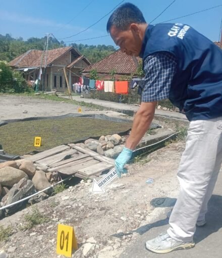Polisi Bergerak Cepat Usut Penusukan Terhadap Plt Kepala KUA, Yang Berujung Maut di OKU Selatan Polisi Bergerak Cepat Usut Penusukan Terhadap Plt Kepala KUA, Yang Berujung Maut di OKU Selatan
