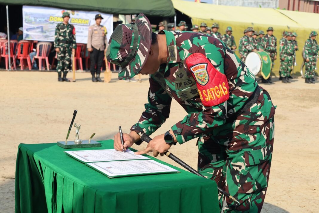 Penutupan TMMD ke-129 Kodim 0418 Palembang, Dansatgas Bacakan Laporan Pelaksanaan Program dan Tandatangani Naskah Bersama Pemkot Palembang Penutupan TMMD ke-129 Kodim 0418 Palembang, Dansatgas Bacakan Laporan Pelaksanaan Program dan Tandatangani Naskah Bersama Pemkot Palembang