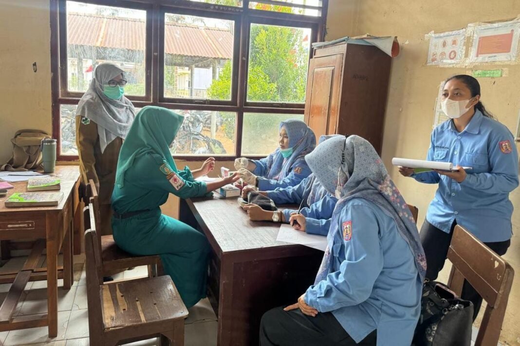 Peduli Kesehatan Generasi Muda, SMKN 1 Air Kumbang Ikuti Cek Kesehatan Gratis dari Puskesmas Cinta Manis Peduli Kesehatan Generasi Muda, SMKN 1 Air Kumbang Ikuti Cek Kesehatan Gratis dari Puskesmas Cinta Manis