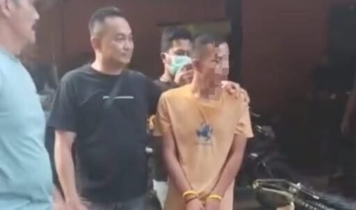 Polisi Ungkap Pembunuhan Plt Kepala KUA Pulau Beringin, Dua Pelaku Dibekuk Kurang dari 9 Jam Polisi Ungkap Pembunuhan Plt Kepala KUA Pulau Beringin, Dua Pelaku Dibekuk Kurang dari 9 Jam
