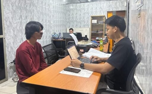 Polres OKU Selatan Amankan Pria yang Diduga Lakukan Persetubuhan terhadap Anak Tirinya Polres OKU Selatan Amankan Pria yang Diduga Lakukan Persetubuhan terhadap Anak Tirinya