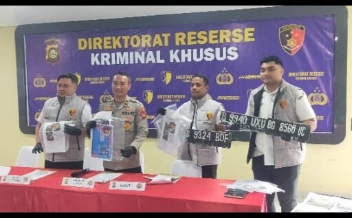 Polda Sumsel Ungkap Modus Penimbunan Solar Subsidi di Kota Palembang, Pemodal Berinisial “S” Diburu Polisi Polda Sumsel Ungkap Modus Penimbunan Solar Subsidi di Kota Palembang, Pemodal Berinisial “S” Diburu Polisi