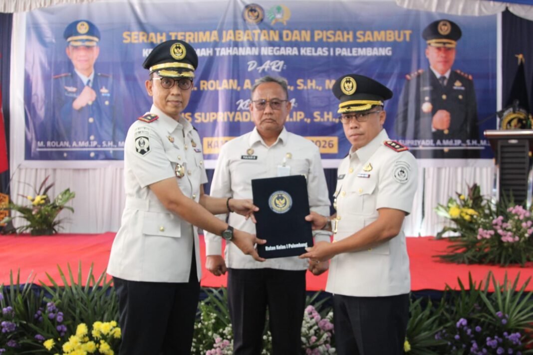 Serah Terima Jabatan Kepala Rutan Kelas I Palembang, Aris Supriyadi Resmi Lanjutkan Kepemimpinan dari M. Rolan Serah Terima Jabatan Kepala Rutan Kelas I Palembang, Aris Supriyadi Resmi Lanjutkan Kepemimpinan dari M. Rolan